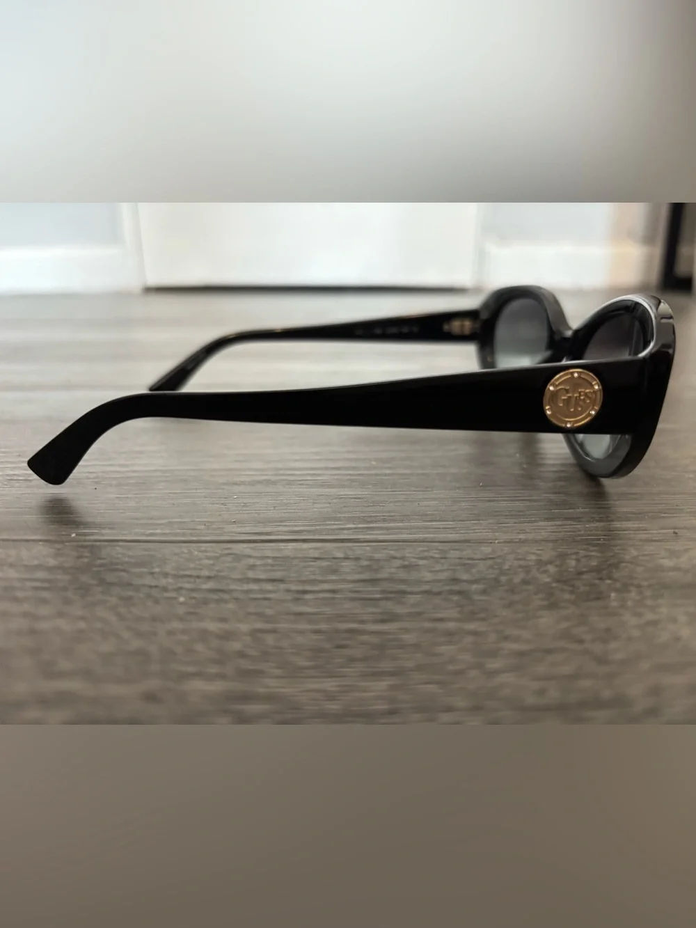 Women’s Black Guess Sunglasses